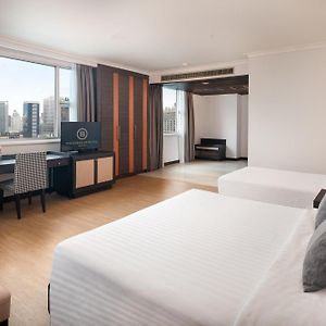 Premier Family Room North Tower